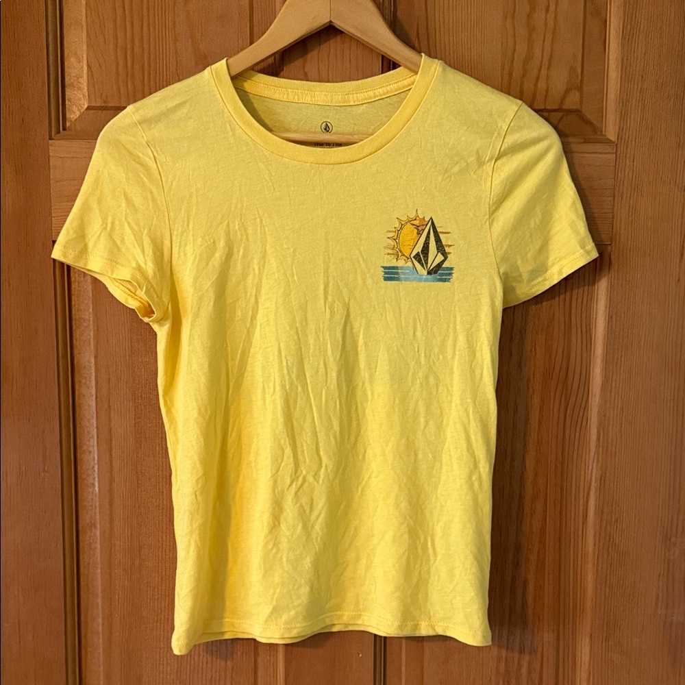 Volcom True To This Size Small Women's Teen Follow the Path of the Stone T-Shirt